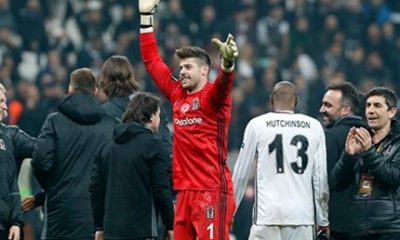 Beşiktaş’ın kalecisi Fabri zaferin keyfini çıkarıyor