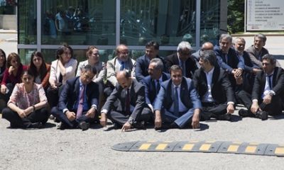 HDP’li milletvekillerinden AYM önünde oturma eylemi
