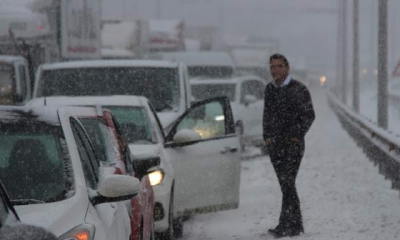 Yoğun kar, Samsun-Ankara yolunu trafiğe kapattı