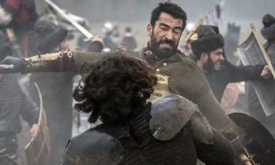 Kenan İmirzalıoğlu, at binip kılıç kullanarak 5 kilo verdi