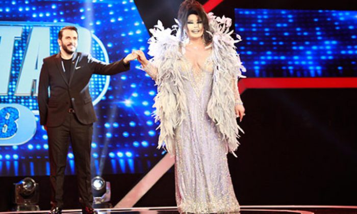 Bülent Ersoy hastaneye kaldırıldı