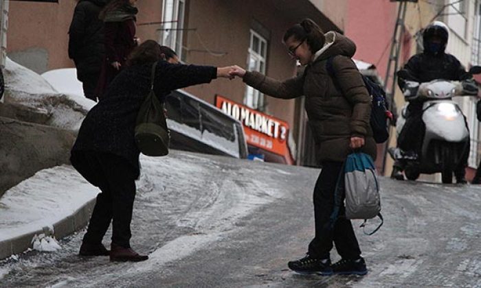 Öğrenciler İstanbul Valisi Vasip Şahin’i mesaj yağmuruna tuttu!