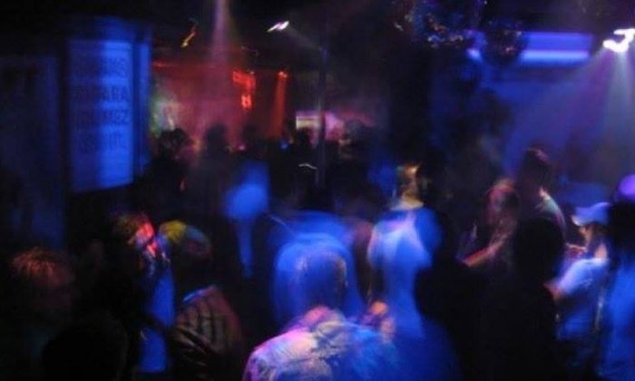 İstanbul’daki sosyetik davette tuvalette sevişme skandalı!