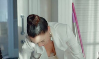 Diziye damga vuran frikik! Dekoltesi açılınca…