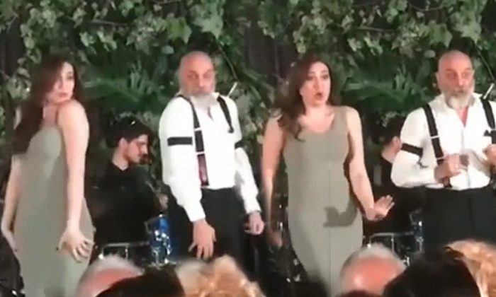 Özge Borak ve babasının dansı geceye damga vurdu
