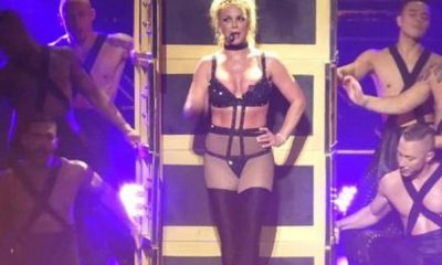 Britney Spears frikik verdi fark etmedi