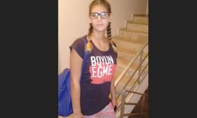 Forma alamayınca çocuğunu okula ‘Boyun Eğme’ tişörtüyle gönderdi