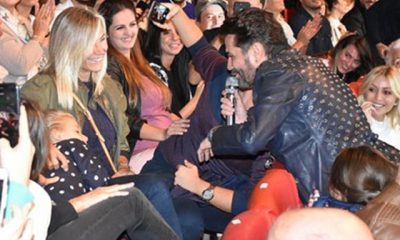 Kenan Doğulu minik hayranı için sahneden indi!