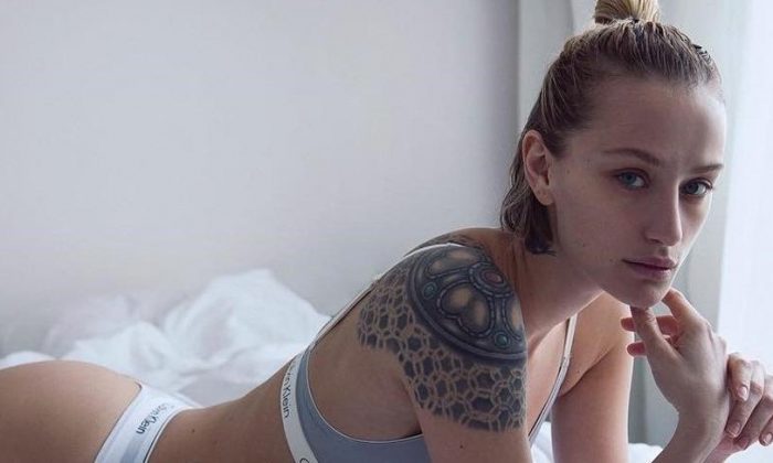 Didem Soydan’dan cesur asansör pozu