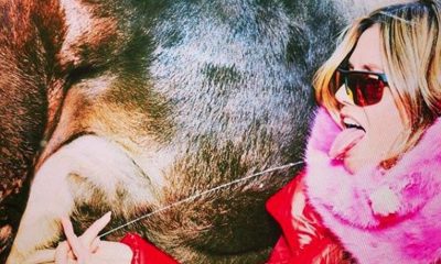 Yıldız manken paylaştığı fotoğrafla hayranlarını ikiye böldü