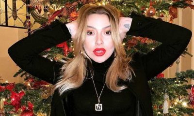 Kuaförü Hadise’yi kucağında hoplattı