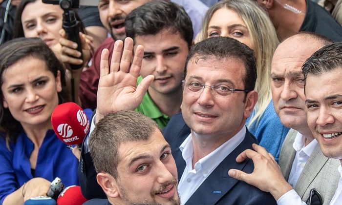 Ünlülerden 23 Haziran mesajları