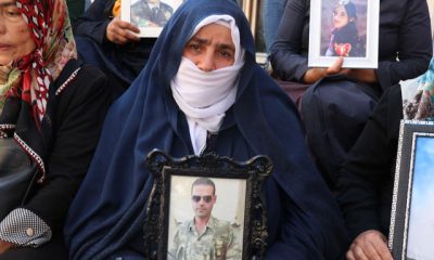 HDP önünde eylem yapan teyze: Teröristler yeğenimi yanımdan kaçırdı