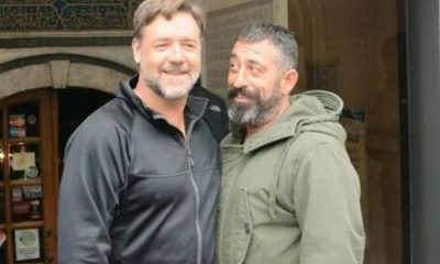 Cem Yılmaz’dan Russell Crowe paylaşımı