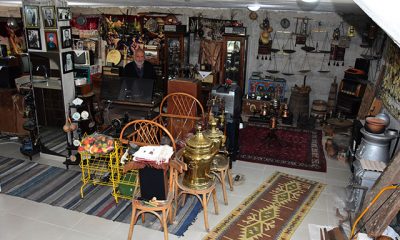 Müze gibi evde yaşıyor