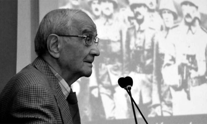 Prof. Dr. Mümtaz Soysal hayatını kaybetti