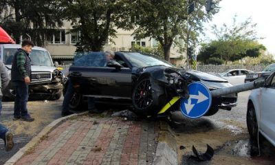 Ünlü iş adamının lüks aracıyla ölümden döndüğü kaza kamerada