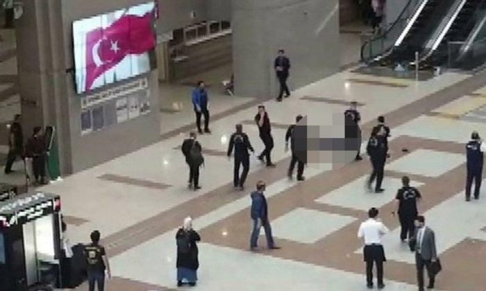 Adliyede intihar eden kişi, ünlü yazarın eşi çıktı