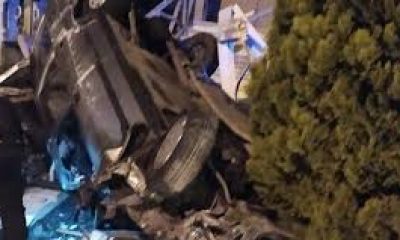 Avcılar’da otomobil restoran bahçesine uçtu