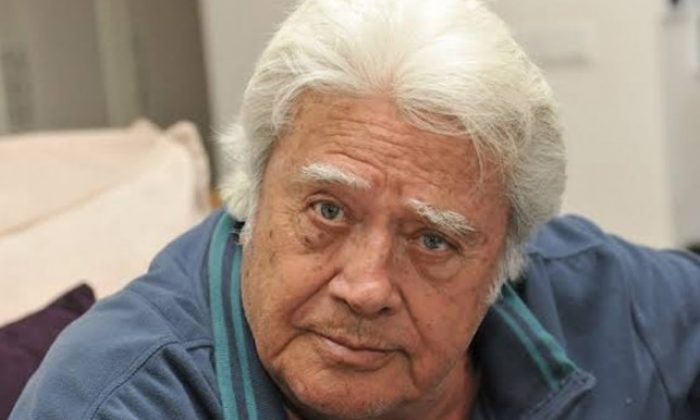 Cüneyt Arkın ve ailesinden 40 yıl sonra aynı poz…