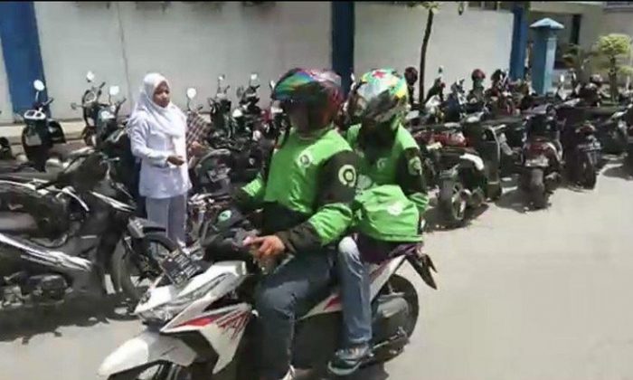 Endonezya’da motorlu kuryeler hastane bastı