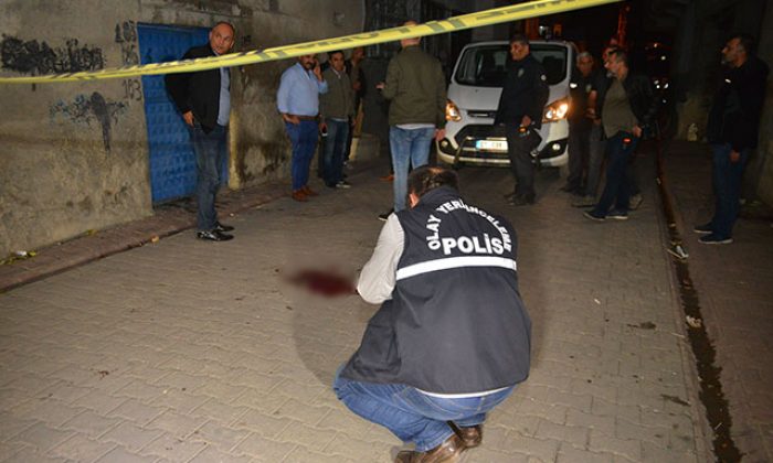 Komşular arasında çıkan kavgada kan döküldü