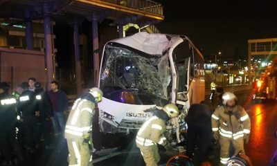 Polis midibüsü kaza yaptı, 3 polis ağır yaralandı