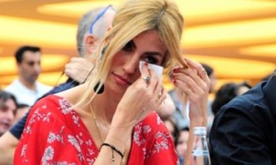 Çağla Şıkel, canlı yayında gözyaşlarına hakim olamadı