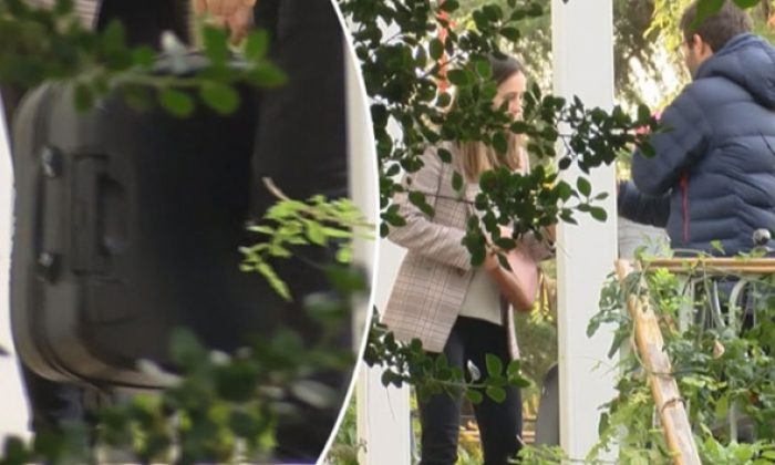 İngiliz eski istihbarat subayının evinde hareketlilik