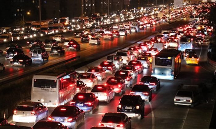 İstanbul’da trafik yoğunluğu yüzde 76’ya ulaştı