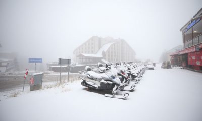 Beklenen kar yağdı! Her yer beyaza büründü