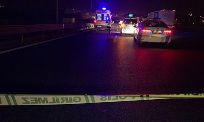 Düşen plakayı almak isteyen muavin canından oldu