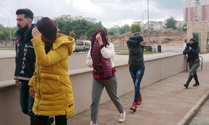 Fuhşa zorlanan kadınlara telefon dinlemesine karşı ‘yılbaşı pastası’ diyorlarmış