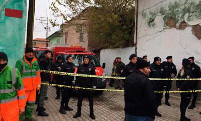 Konya’da 2 katlı kerpiç bina çöktü