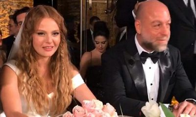 Naz Elmas, dün akşam Erol Özmandıracı ile evlendi