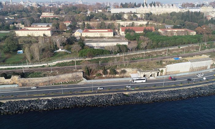 Topkapı Sarayı’na istinat duvarlı önlem