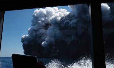 Yeni Zelanda’da volkan faaliyete geçti