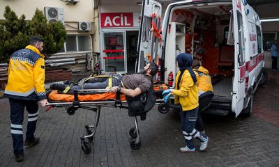 Beyoğlu’nda otomobiline binmeye çalışan kişiye silahlı saldırı