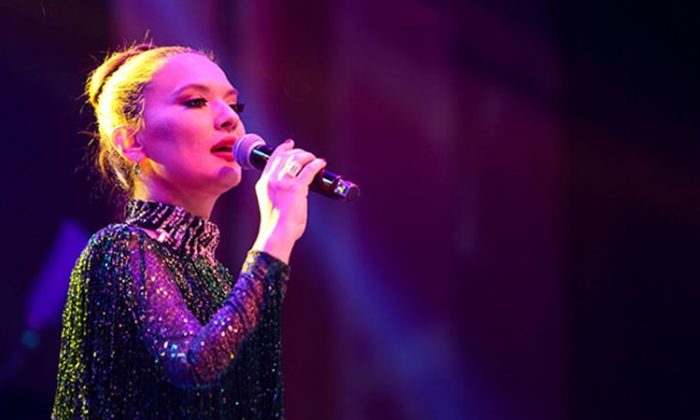 Demet Akalın’ın sınır kapılarına giden göçmenler hakkında attığı tweet tepki çekti