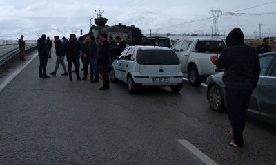 Ağrı’da, gümrük müdürlüğü servis aracına roketli saldırı