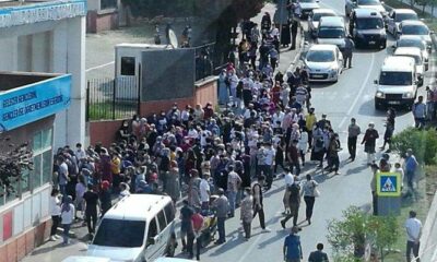 LGS nedeniyle okul önlerinde yoğunluk oluştu