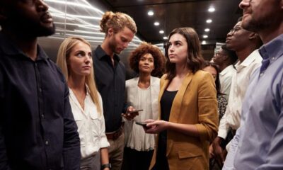 Asansördeki bir kişi 71 kişiye virüs bulaştırdı