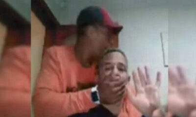 Öğretim üyesi canlı yayında ders anlatırken soyuldu