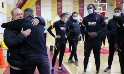 Omar Elabdellaoui’den arkadaşlarına ziyaret!