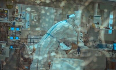 Covid-19 ile ilgili yanlış bilgilere inanan kadın hastanelik oldu