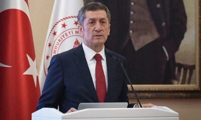 Ziya Selçuk istifa etti