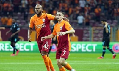 Galatasaray taraftarlarından Marcao ve Kerem tezahüratı