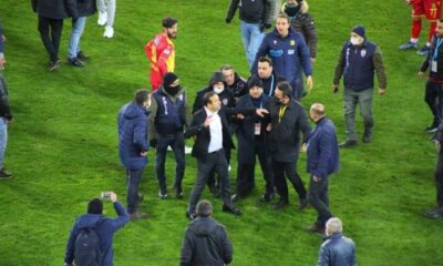 Süper Lig’de skandal! Adil Gevrek hakemlerin üzerine yürüdü!