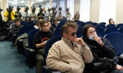 Ünlü oyuncu Sean Penn savaşın ortasına gitti