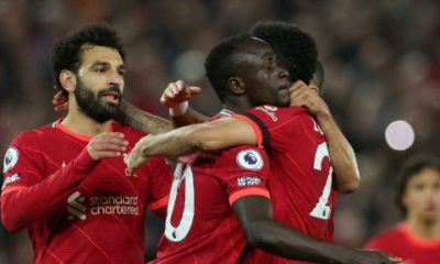 Liverpool derbide MANU’ya tarihi fark attı